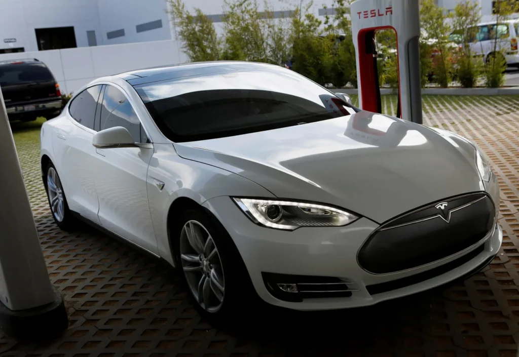 Sælg gammel Tesla